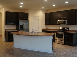 706 Eastpointe Dr, Shelbyville, IN 46176