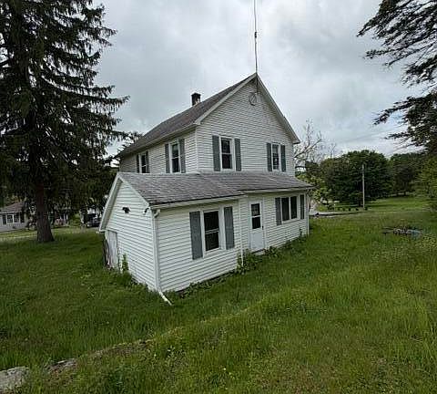 5th image of 304 Village Rd