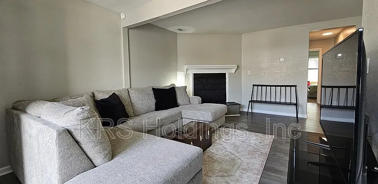 5561 Lynbrook Lndg — Photo 3