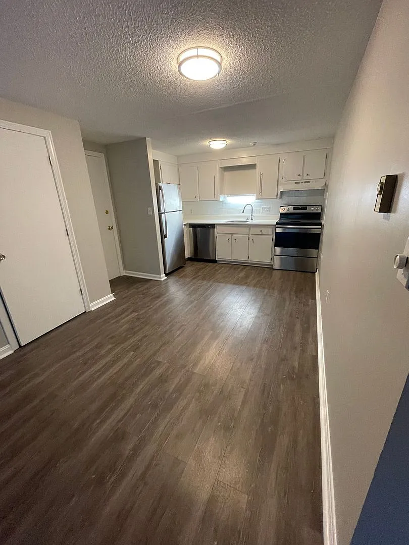 614 Cabot Street / 1 & 2 Trafalgar Drive — Photo 1