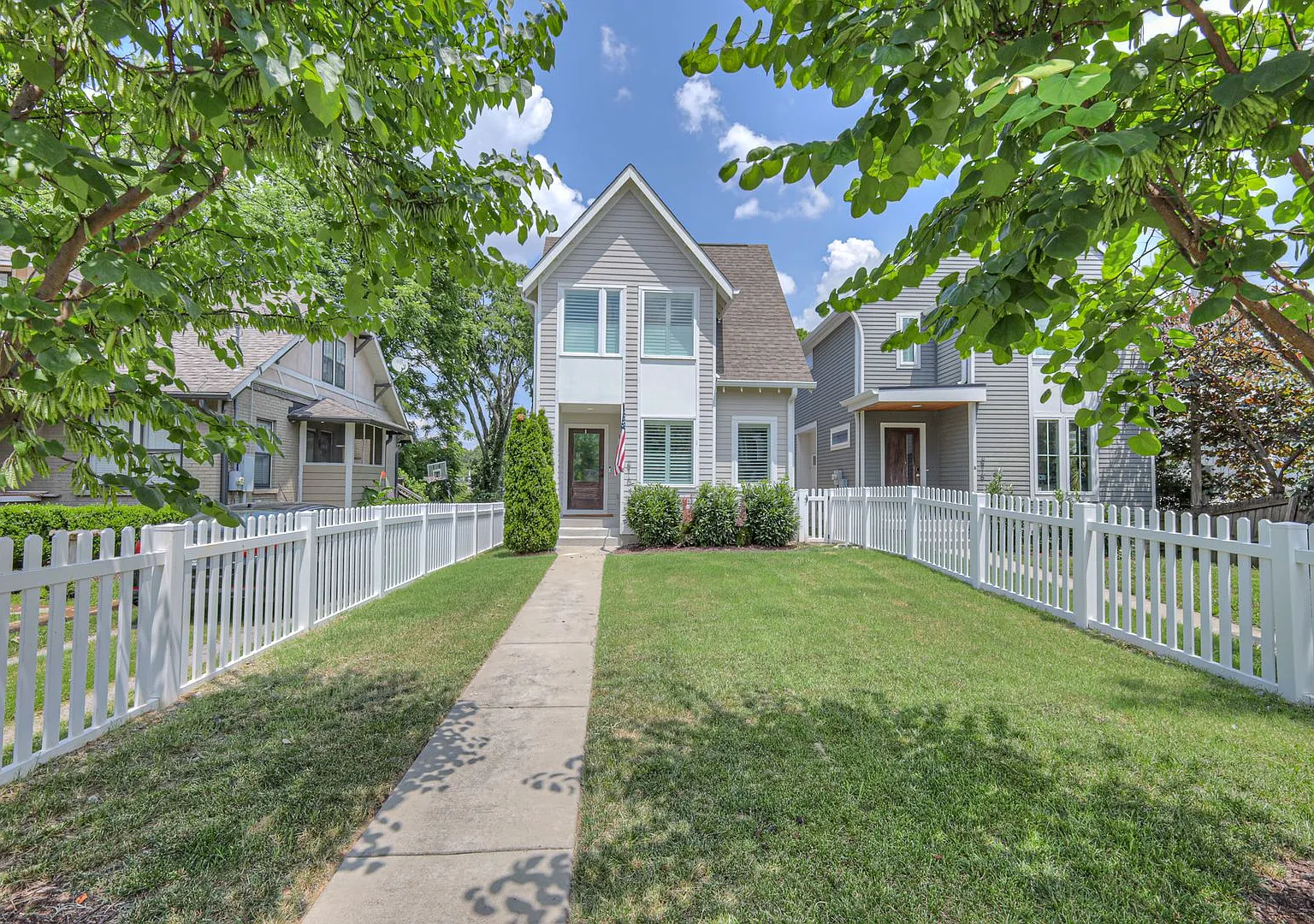 Luxurious 4BR Home Close to 12 South — Photo 3