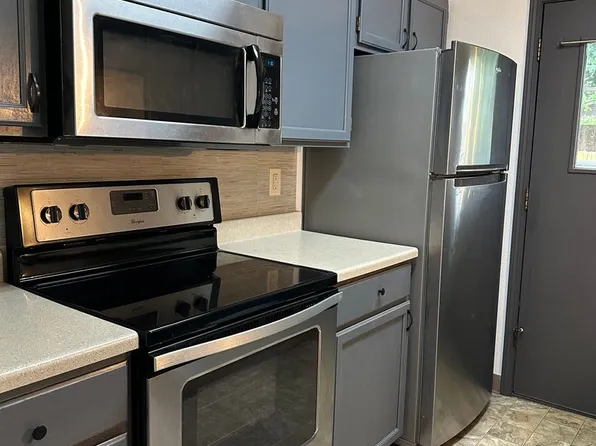 1100 Crow Berry Cir, Anchorage, AK 99515
