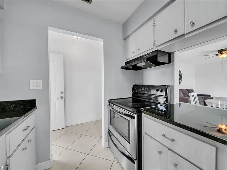 730 Joel Blvd — Photo 7