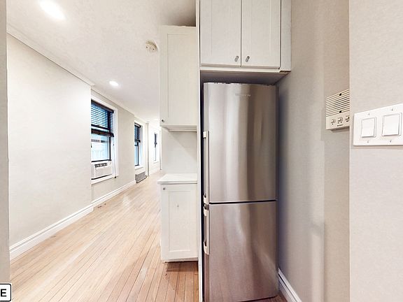 4th image of 337 E 49th St APT 11