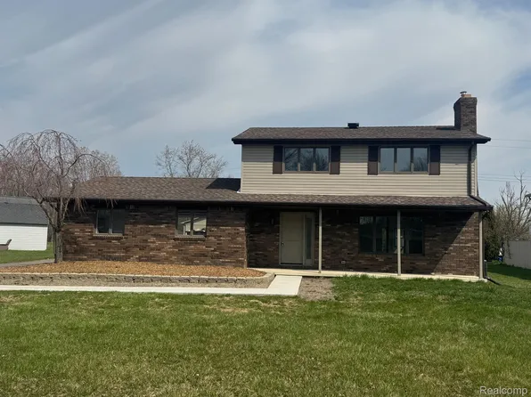 27638 W Huron River Dr, Flat Rock, MI 48134