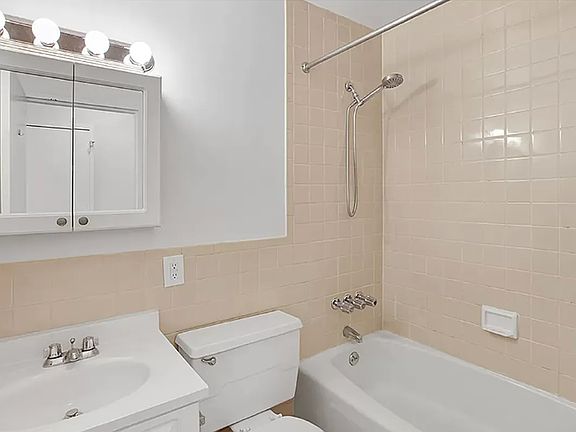 4th image of 343 E 76th St APT 2B