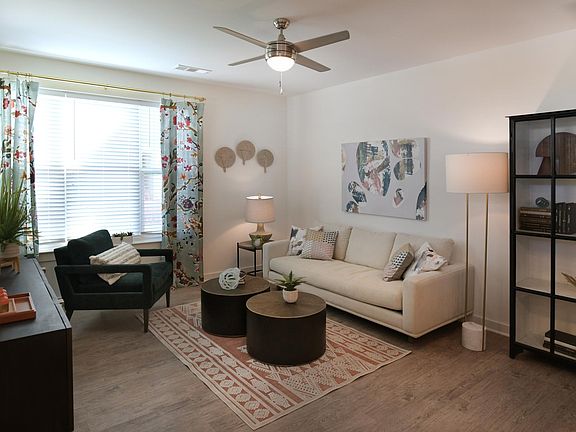 Spacious 1, 2 & 3 Bedroom Cottage-Style Apartment Homes