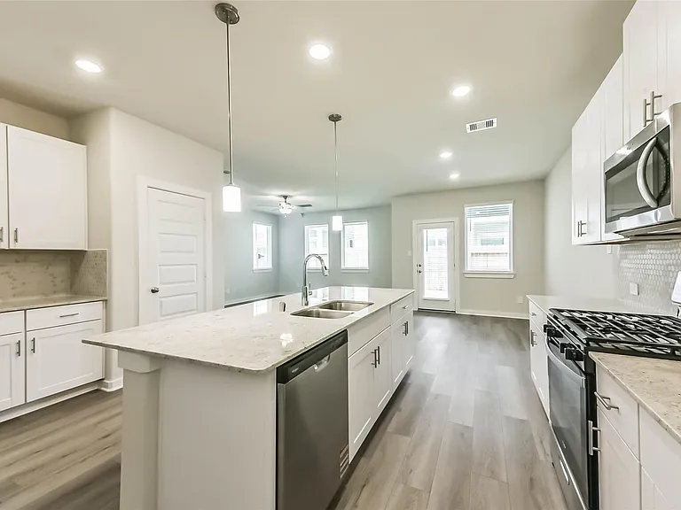 583 Avisa Dr — Photo 9