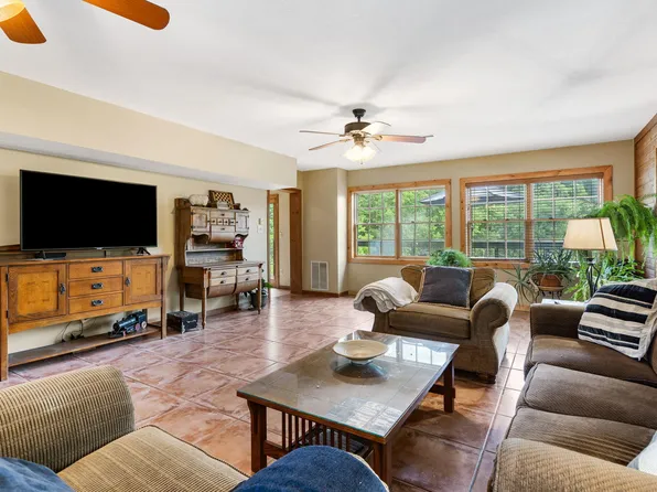 1194 Green Hill Road, Fordland, MO 65652