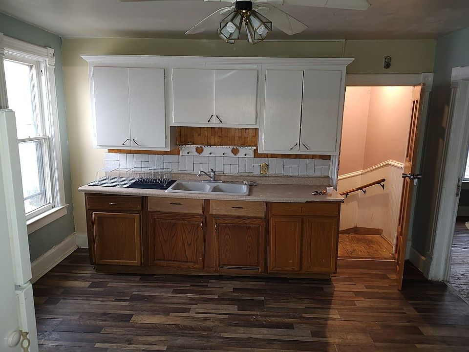1st image of 1723 Charles St Unit B