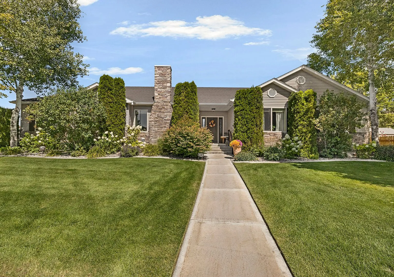 Beautiful furnished home! — Photo 3