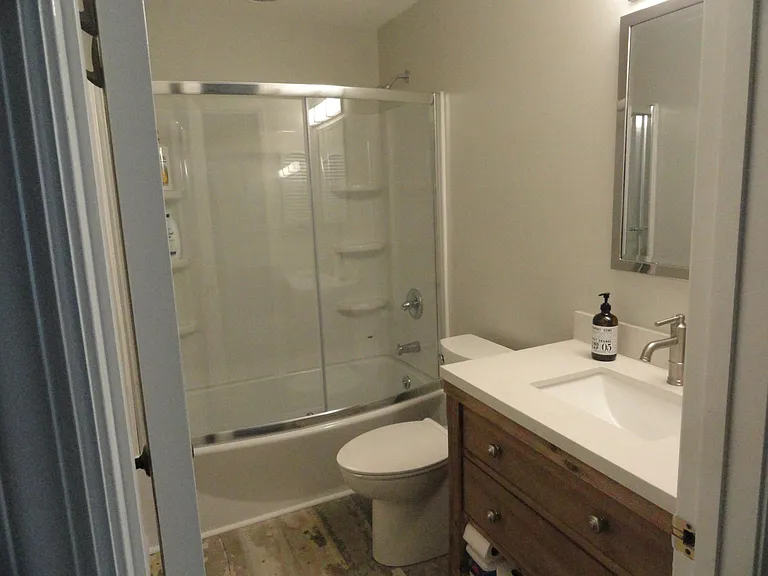 594 Thorncliffe Dr — Photo 7
