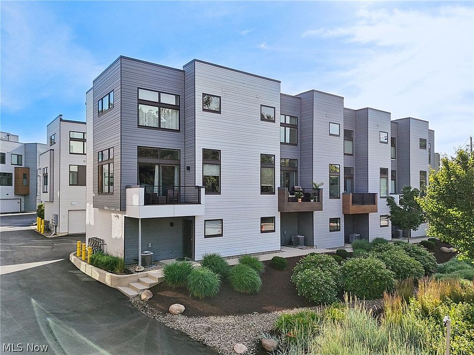 18875 Riversouth Ter UNIT 21, Fairview Park, OH 44126 | Zillow
