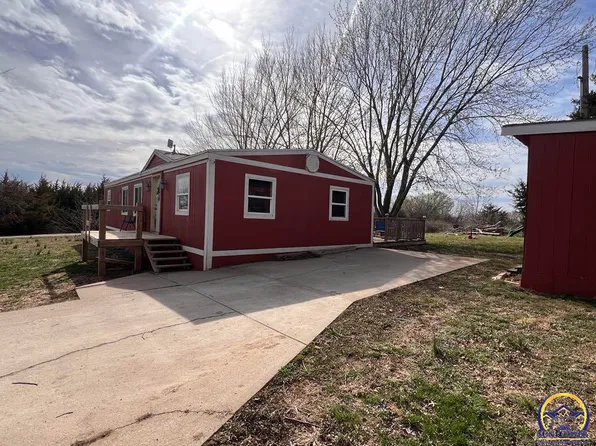 10611 Jesse James Rd, Ozawkie, KS 66070