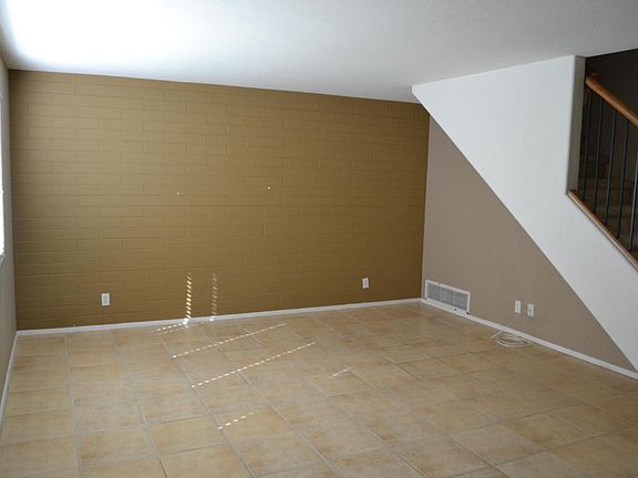 4th image of 903 E Desert Ave #B