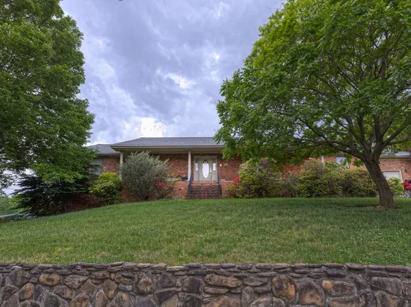 1615 Deyerle Rd SW, Roanoke, VA 24018