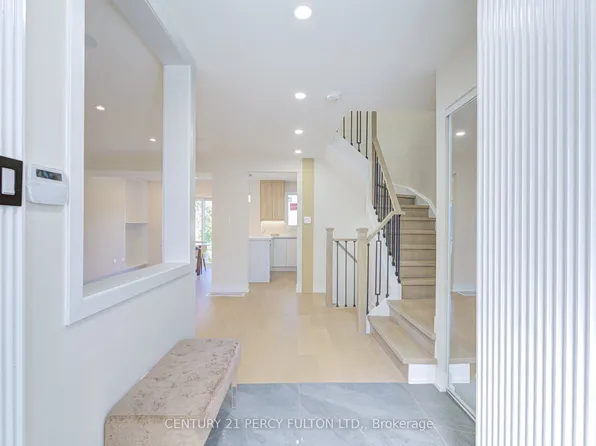 1611 Geta Cir, Pickering, ON L1V 3B5