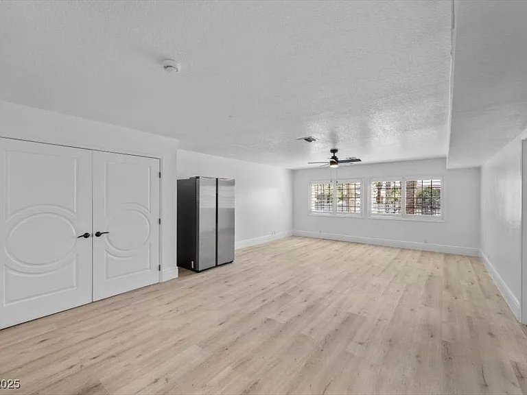 1695 Montessouri St — Photo 7