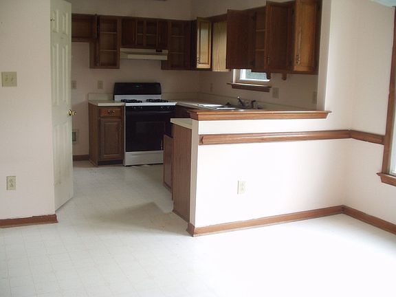 2nd image of 3205 Winterberry Ct