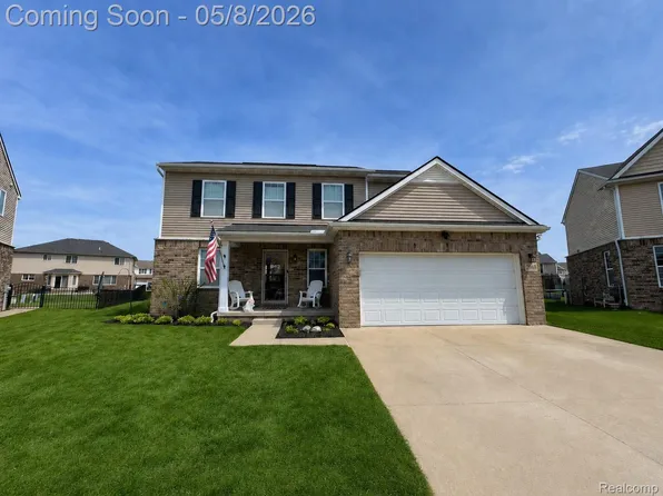 20489 Damask Cir, Clinton Township, MI 48038