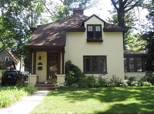 8 Linden Ave, Metuchen, NJ