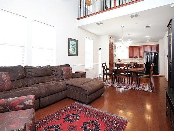 4th image of 800 Apple Hill Dr