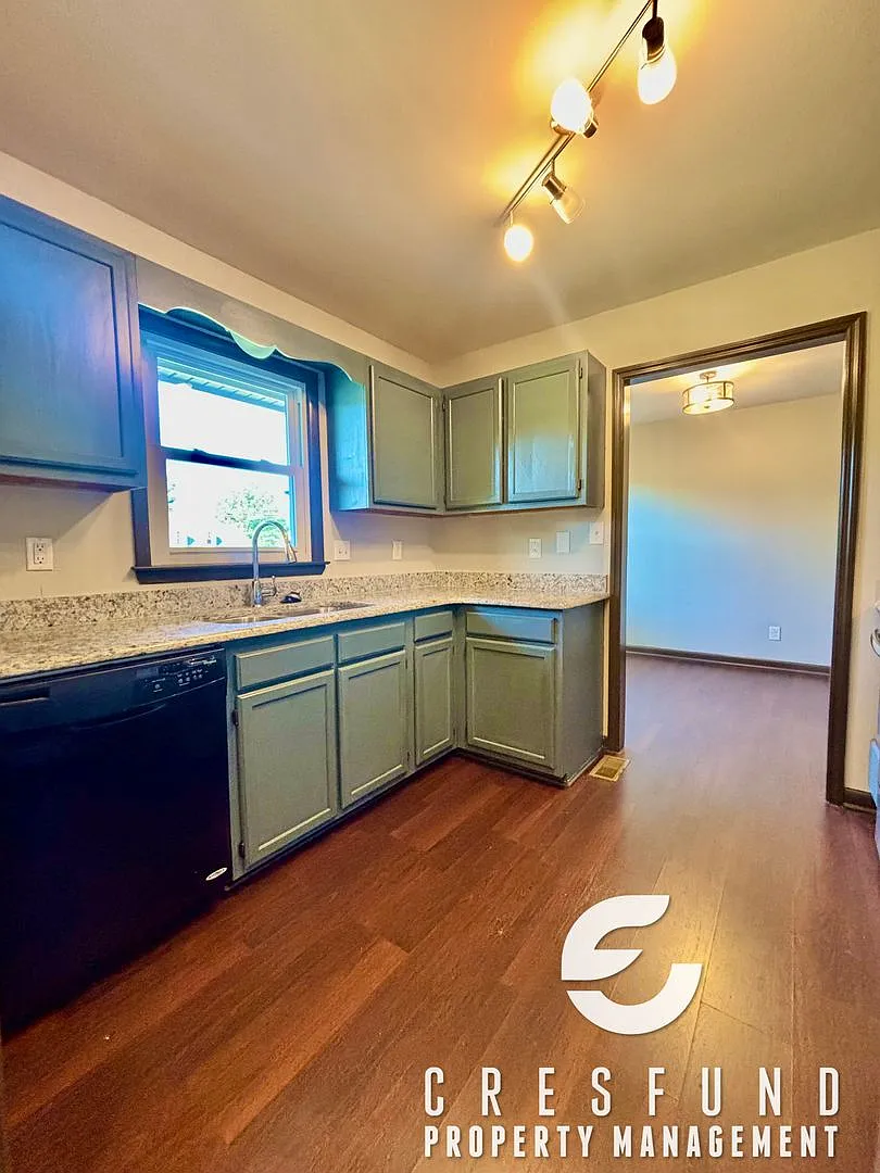 Charming 3 BR for Rent in Jack Britt School District — Photo 4