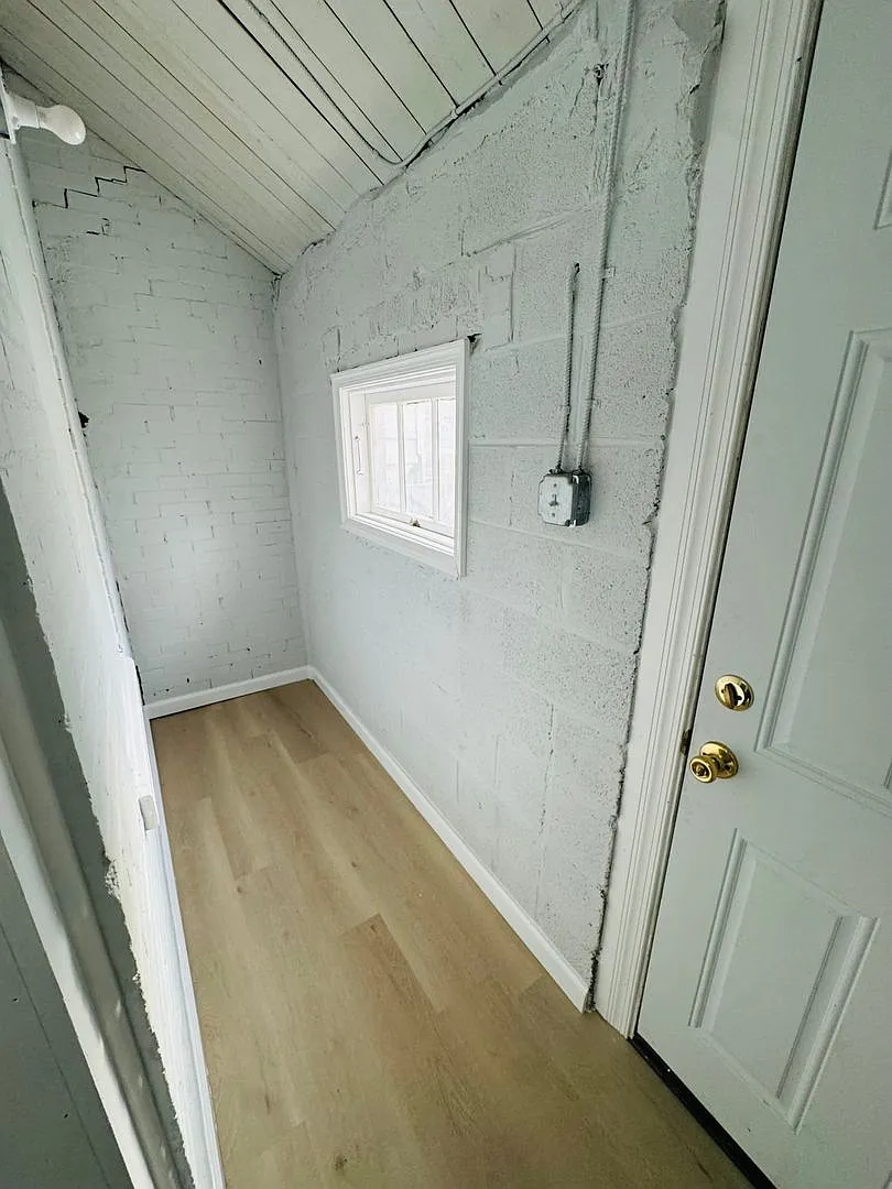 3 bed, 1.0 bath, $1,650 — Photo 3