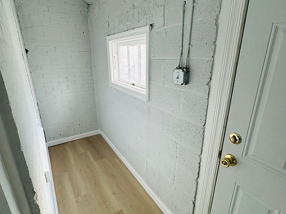 3rd image of 2562 N Chadwick St