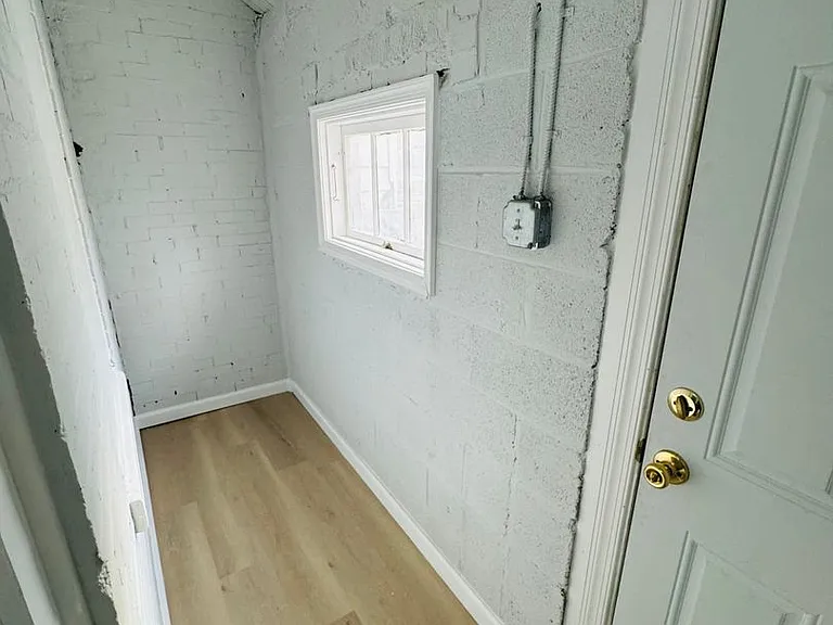 2562 N Chadwick St — Photo 3