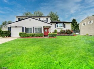 113 Clover Hill Dr, Flanders, NJ 07836