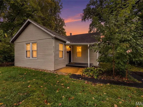 8718 Mavis Pl, Saint Louis, MO 63114