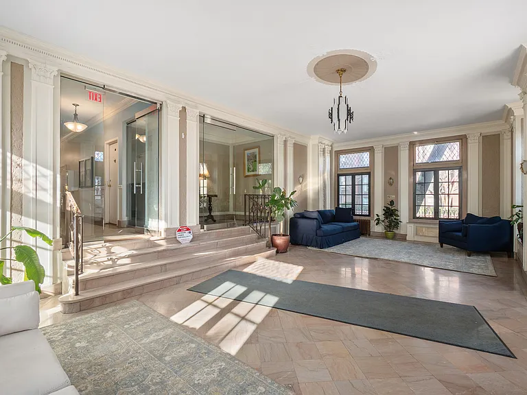 1101 L St NW #308 — Photo 16