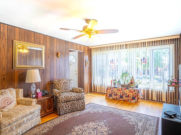 5th image of 6040 W 59th St