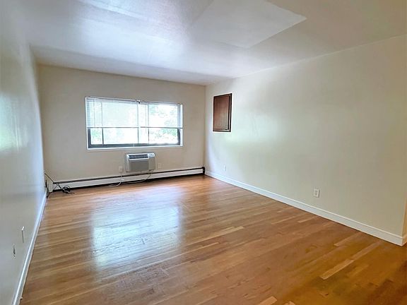 3rd image of 580 Bridge St #31T