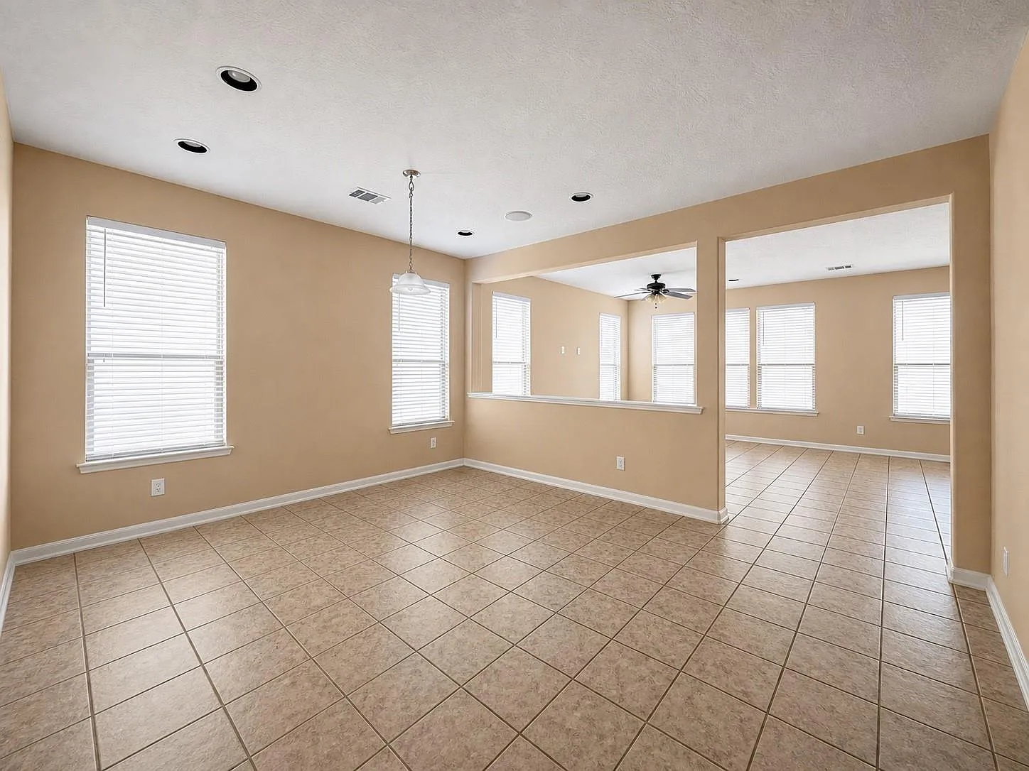 3 bed, 2.5 bath, 2098 sqft, $2,200 — Photo 4