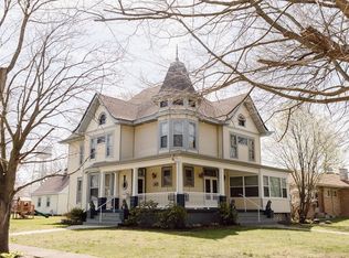 224 W 1st St, Assumption, IL 62510