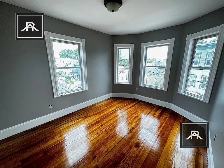 35 Adamson St #3 — Photo 5