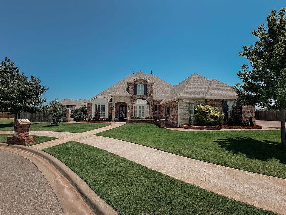 1st image of 913 Stonebridge Ct