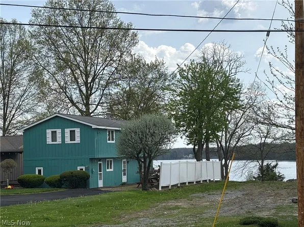 41 Forest St, Lake Milton, OH 44429