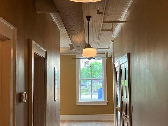 2nd image of 212 S Center St #204