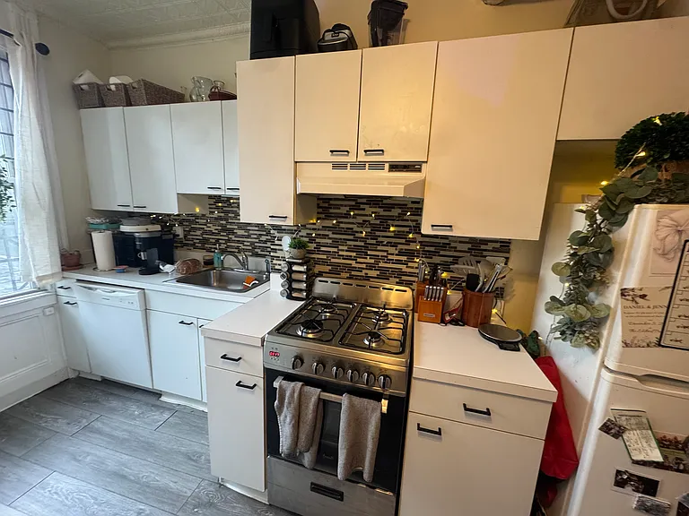 310 Monroe St #8 — Photo 3