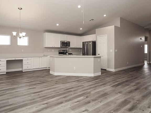 4th image of 515 Country Hill Dr