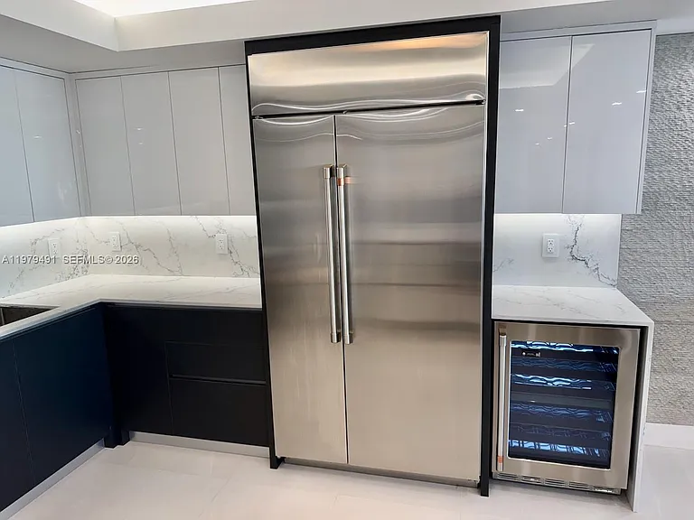 900 Bay Dr #524 — Photo 9