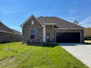7257 Pencarrow Cir, Ocean Springs, MS 39564