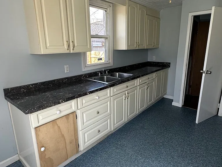 5885 Cable Ave — Photo 2