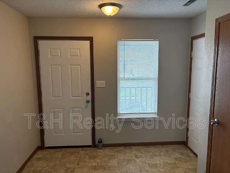 11316 Narrowleaf Dr — Photo 2