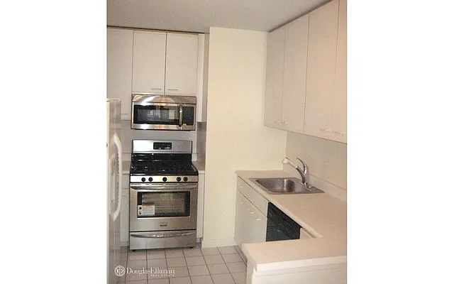 Rented by Douglas Elliman | media 2