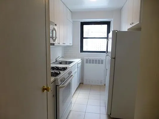 Rented by Keller Williams NYC | media 15