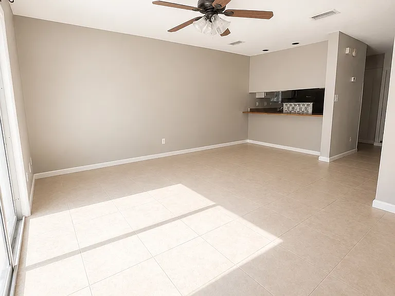 8130 Stonebrook Dr — Photo 7